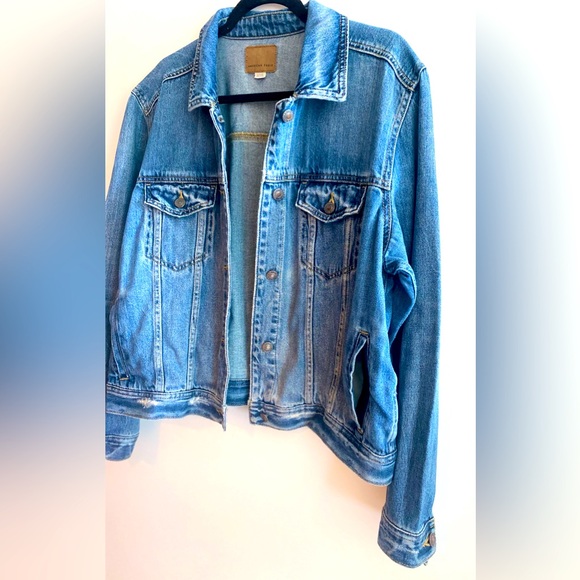 AE ** Distressed Jean Jacket - Picture 4 of 5